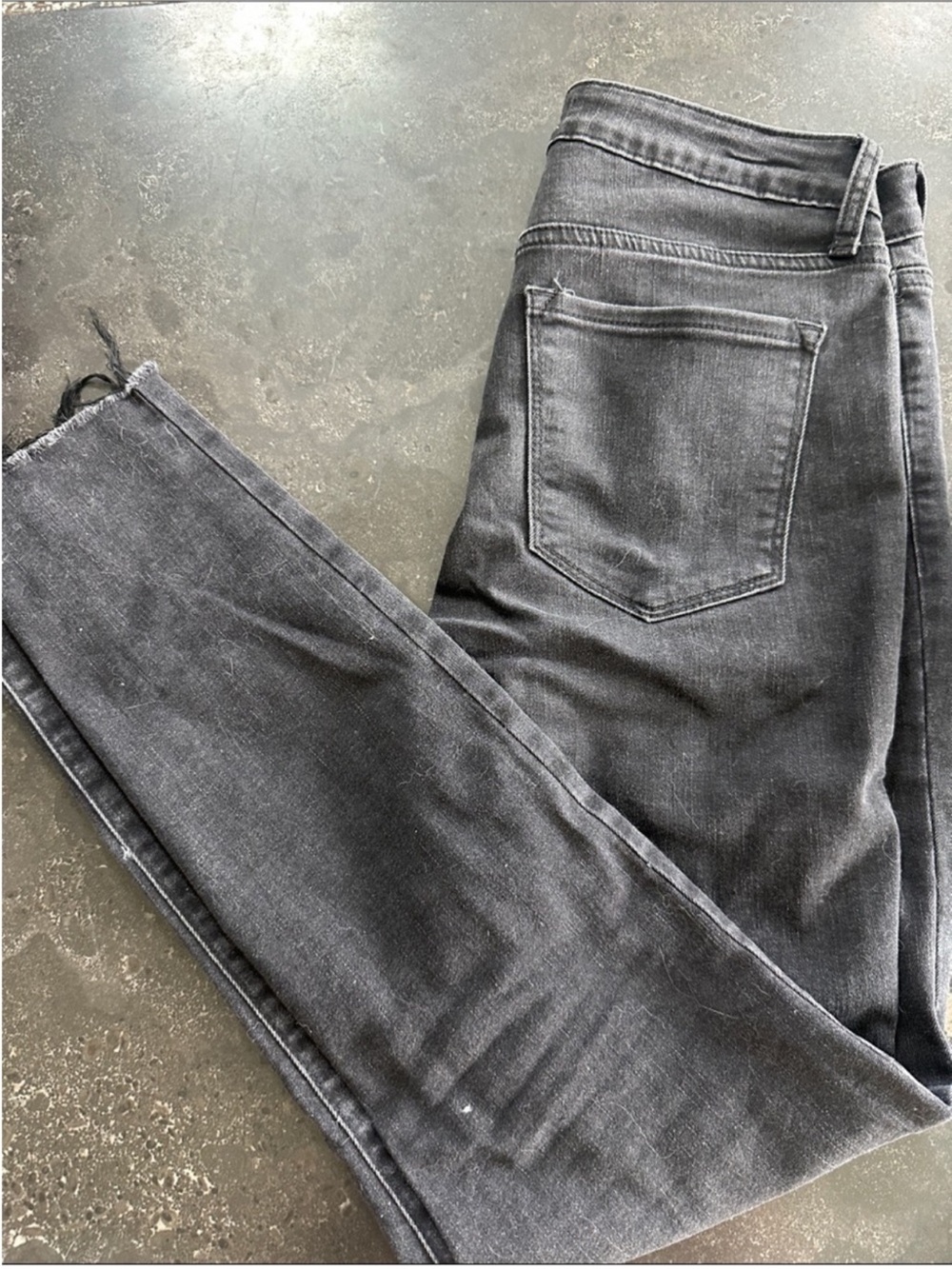 JBD BLACK RAW HEM SZ 28